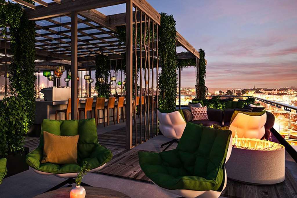 Hotell At Six